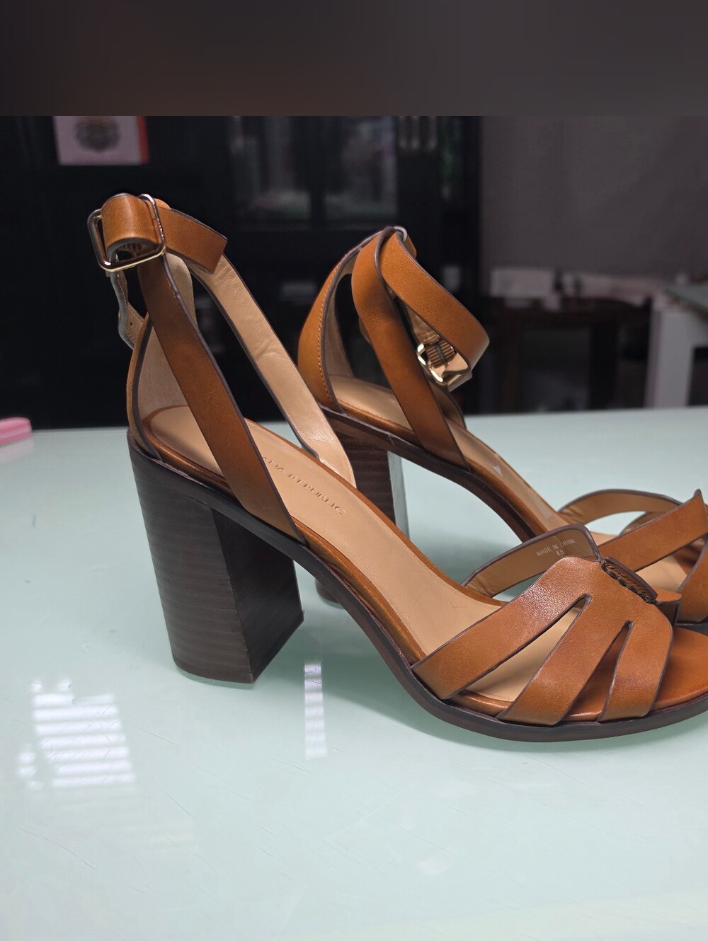 Banana Republic Brown Leather Block Heel Sandals Size 8.5 - Picture 2 of 9
